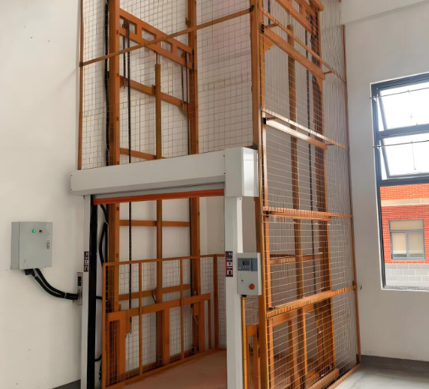 灯塔升降货梯是特种设备码